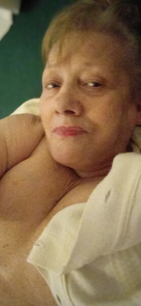 Doamna matura ofer masaj cu pupaturi